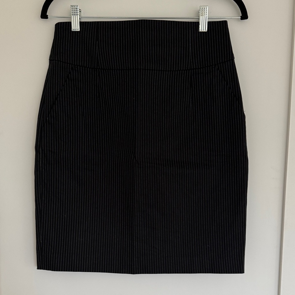 Banana Republic Black Pinstripe Stretch Pencil Skirt 6